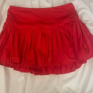 Red Holdhinge skirt